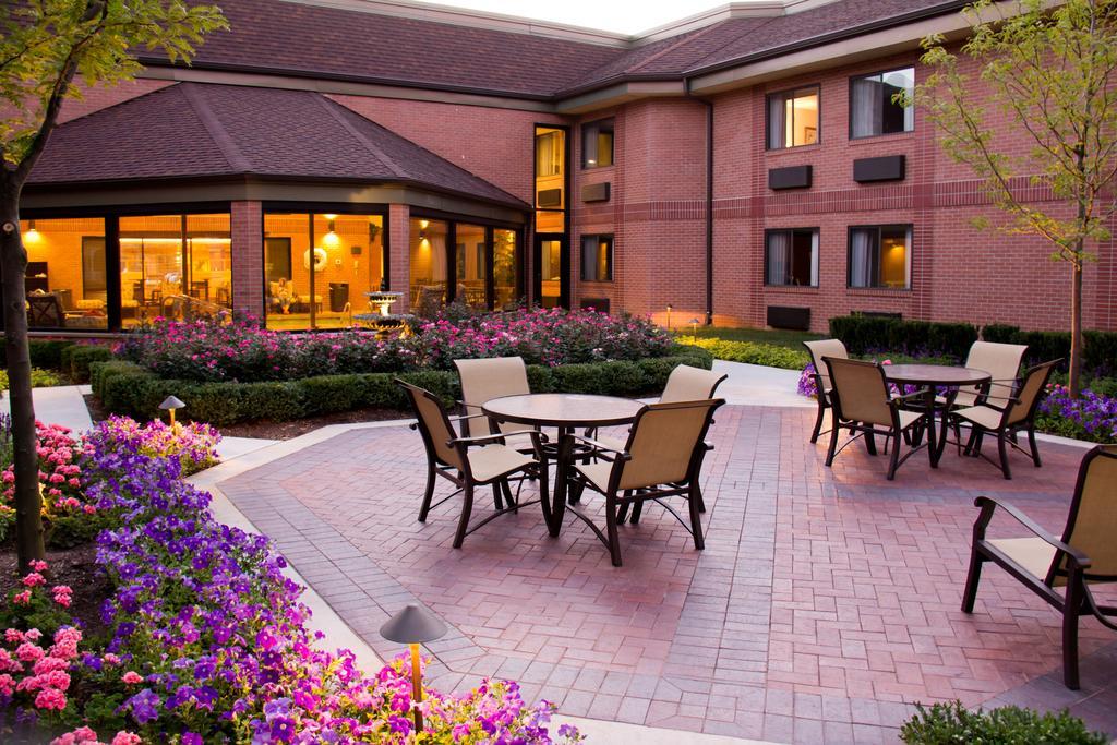 Ann Arbor Regent Hotel And Suites Exteriör bild